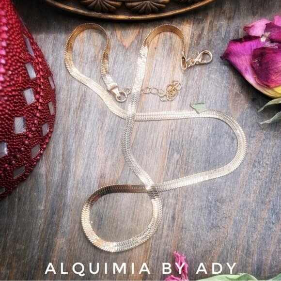 Alquimia Jewelry - Minimalist Luxe — Everyday Gold Herringbone